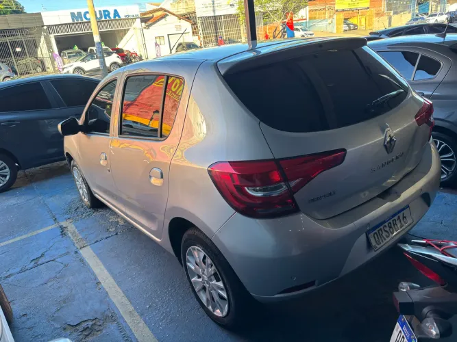 Renault Sandero Zen Flex 1.0 12V 5P Mec. 2021