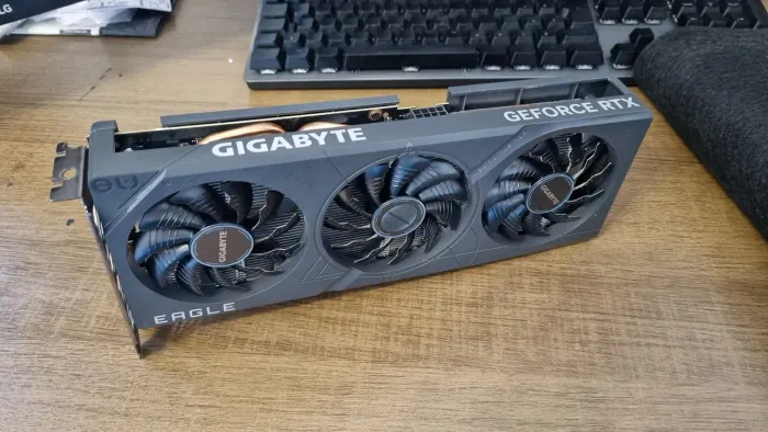 Placa de Vídeo Gigabyte RTX 4060 Eagle 8GB 