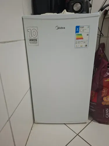 Frigobar em ótimo estado, com apenas 1 ano de uso.