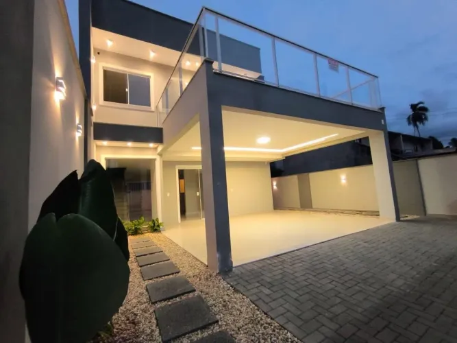 Casa Nova 3 quartos com piscina
