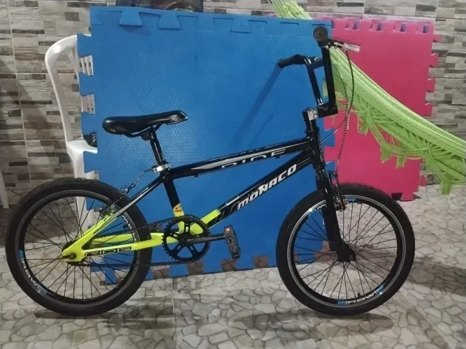 Vendo Bicicleta aro 20 toda original de fábrica.