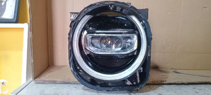 Farol Jeep Renegade 2020/2025 (sem lente)