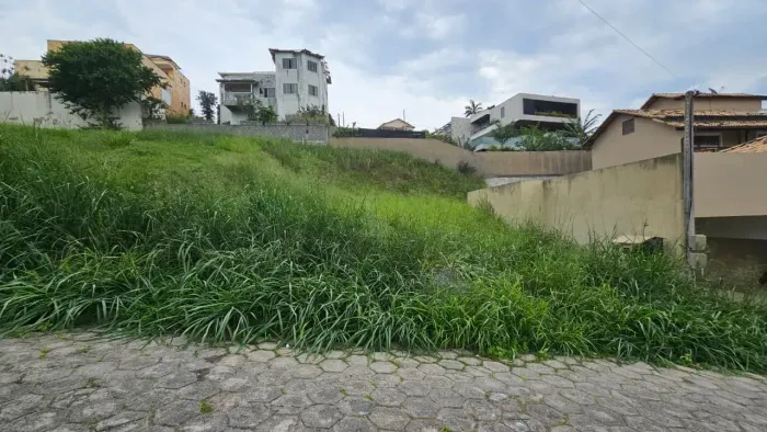 Terreno à Venda no Condomínio dos Pássaros Cabo Frio/RJ
