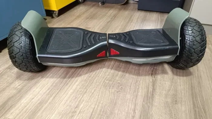 Skate elétrico hoverboard Brinovar Off-road Preto 8.5"