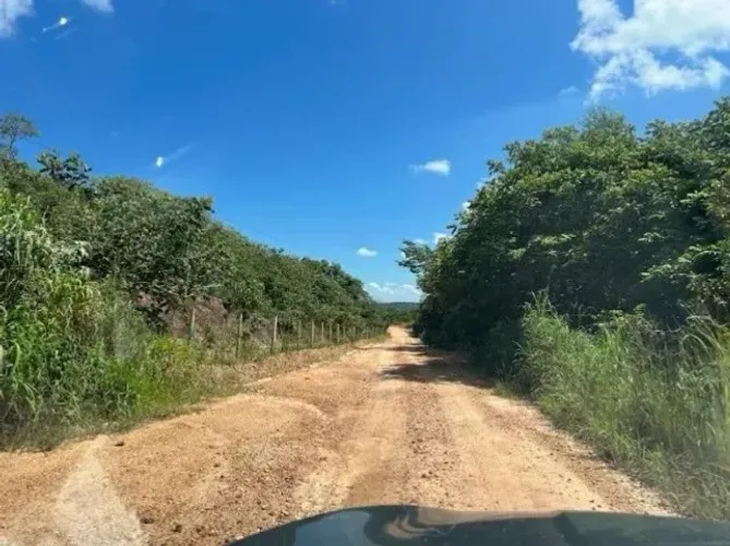 Chácara 24.200m², Energia, Terra Ondulada, Linda Vista, Próximo Cachoeira Éden, Aragoiânia