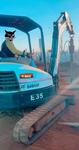 Mini escavadeira Bobcat E35 Cabine Aberta 
