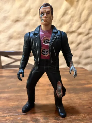 Boneco Exterminador do Futuro Terminator