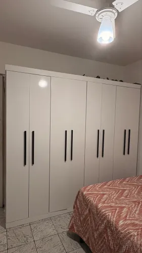 Guarda roupa de casa 8 portas 