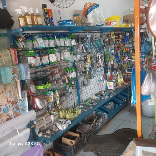 Vende se loja mix