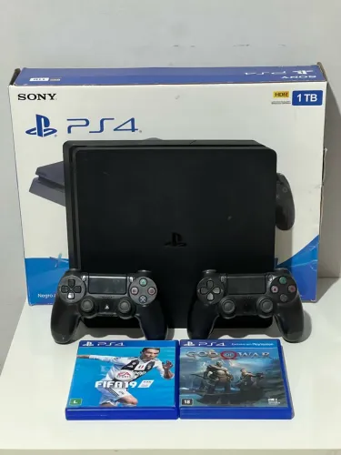 PS4 SLIM 1TB 2 CONTROLES