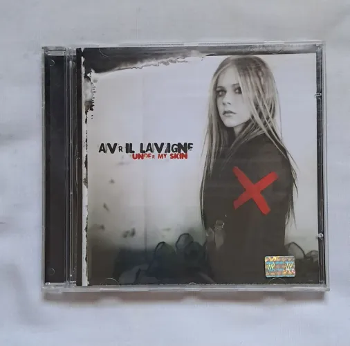 CD Avril Lavigne Under my Skin