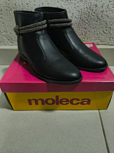 Bota num 37 moleca