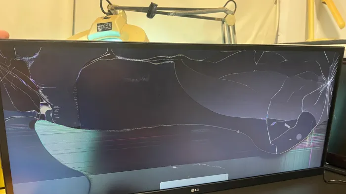Monitor LG Ultrawide 29WL500-B tela quebrada