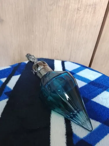 Perfume Katy Pery Killer Queen Royal edition com válvula estragada