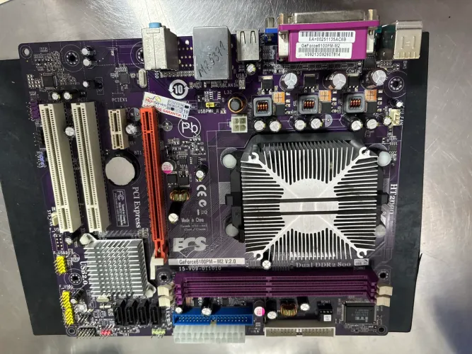 Kit Placa-Mãe ECS GF6100PM-M2 + AMD Sempron 140 2.7GHz