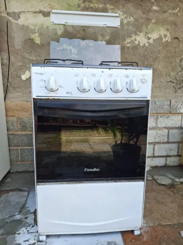 Fogão Esmaltec 4 Bocas com Forno - Funcionando no valor de $500
