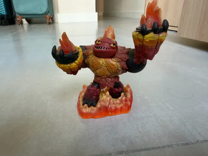 Hot Head Skylanders Giants