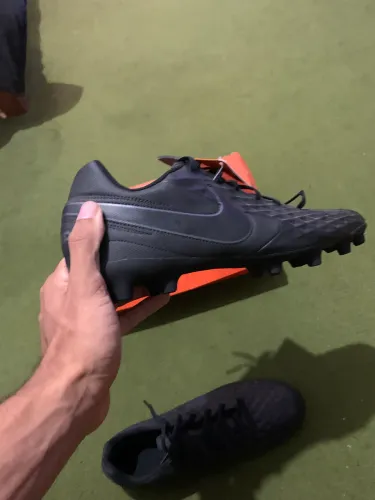 Chuteira Nike Tiempo Campo Preta