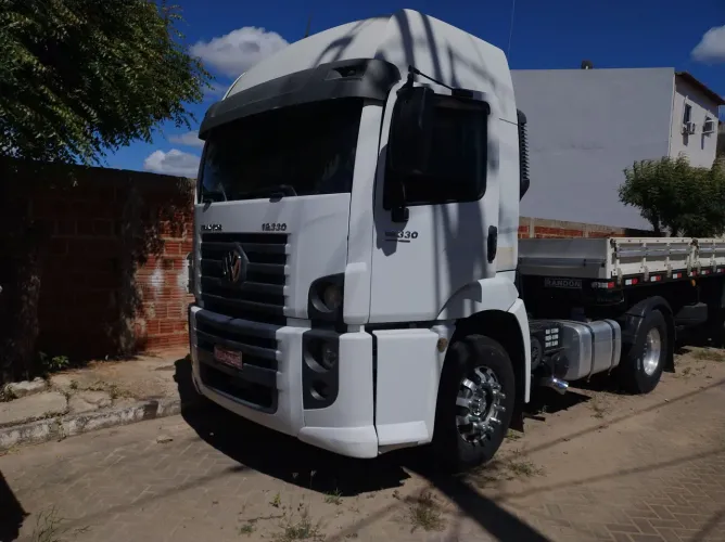 Conjunto VW Constelation 19-330 ano 2012+ carreta Randon 10,50m ano 2010