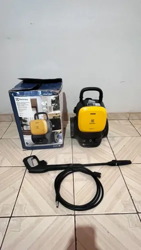 Lavadora de alta pressão ( JATO ) - ELECTROLUX 1800 PSI / 1450 W - NOVA