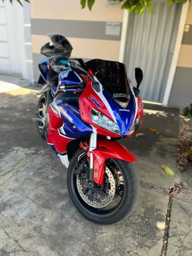 HONDA CBR 1000RR CONSERVADA