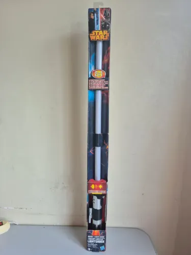Sabre de Luz Eletrônico Star Wars Hasbro - Muda de Cor (Anakin / Darth Vader)