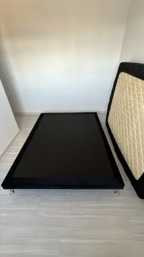 Cama Casal oriental - Base + colchão 