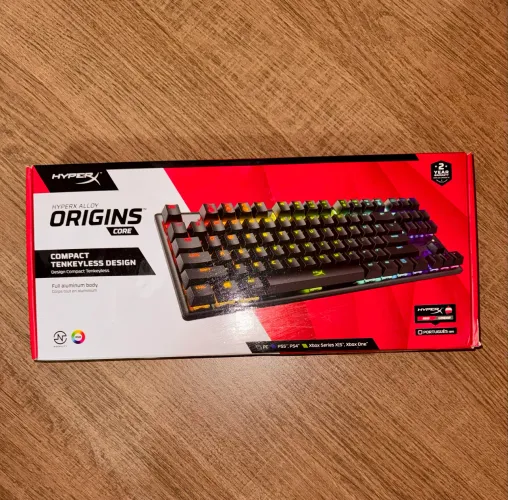 Teclado Mecânico Gamer HyperX Alloy Origins Core, RGB, Switch HyperX Red