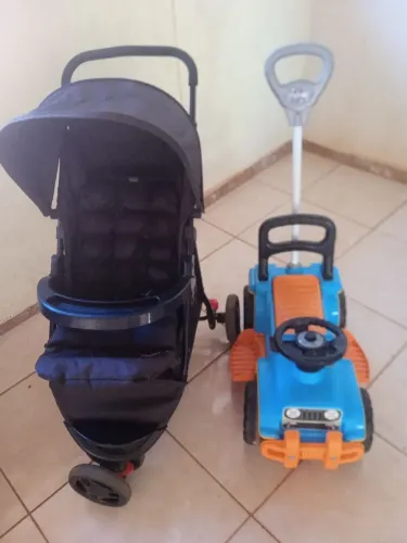 Carrinho infantil passeio e carrinho para bebe.
