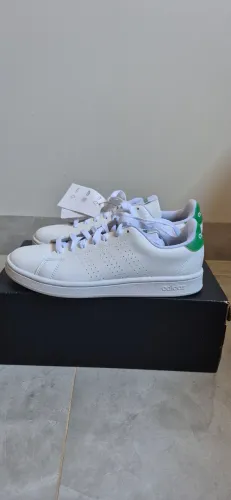 Tênis adidas advantage