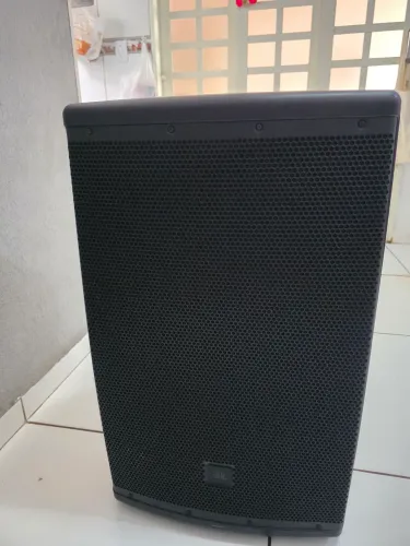 Caixa Ativa Eon615 com Bag Bivolt