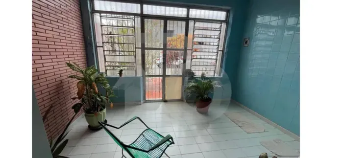 Casa Ampla com Garagem para Até 5 Veículos e Suíte no Getúlio Vargas