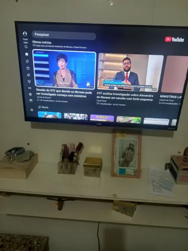 Vende-se TV esmart 32 polegadas completa controle e manual