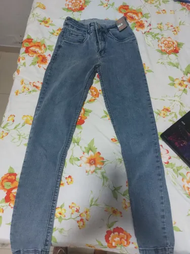 Calça skinny, TAM 36, nunca usada