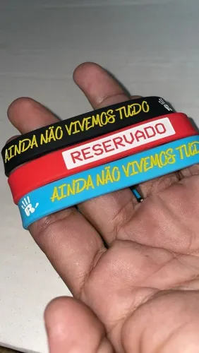 Pulseira de silicone de qualidade e na promoção