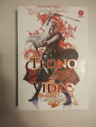Livro "Trono de Vidro - Coroa da meia noite"