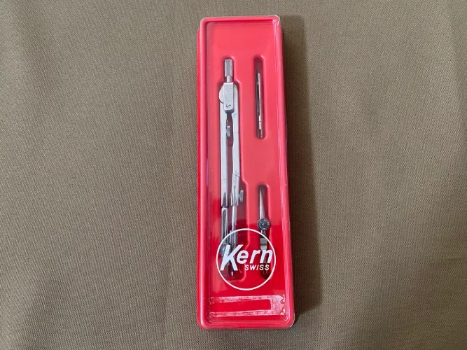 Compasso Kern - 3157 Swiss Made (Estado de Novo)