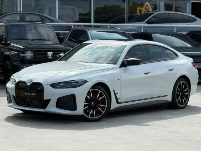 BMW i4 M50 (elétrico) 2023