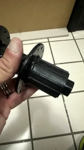 Par de cubos Vuerta para bike com pegada para disco 28 furos, pegada HG