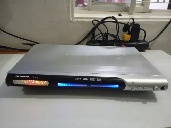 DVD player usado  sem controle 