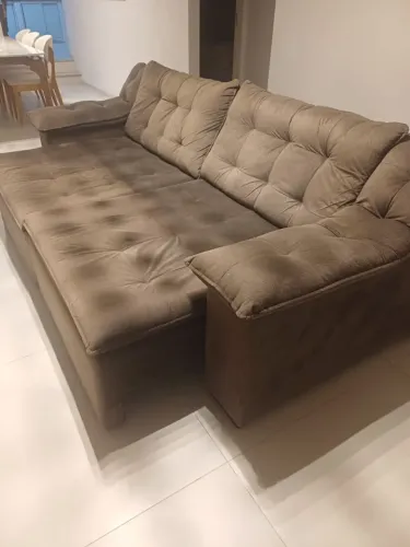 Sofá retrátil em Suede 