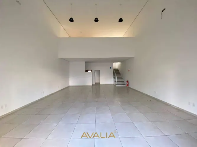 Salão Comercial para Alugar em Indaiatuba (Bairro Campo Bonito) | 150 m² | 3 Banheiros | 2