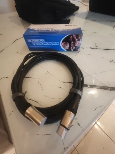 Microfone cardioide vocal KSM8 shure com tecnologia de Ar reverso.