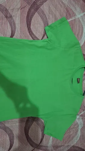 Camisa básica verde tamanho M