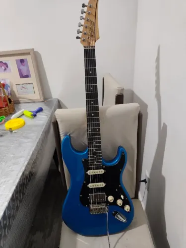 Guitarra Seizi Katana Musashi HSS Blue (Trastes Inox + Tarraxas com Trava)