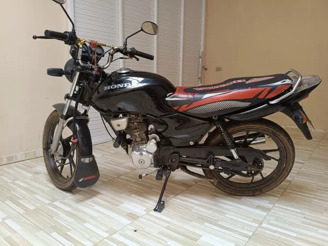Fan 125 bem conservada
