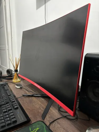 Monitor Gamer Bluecase 24 pol Curvo 144hz 1ms