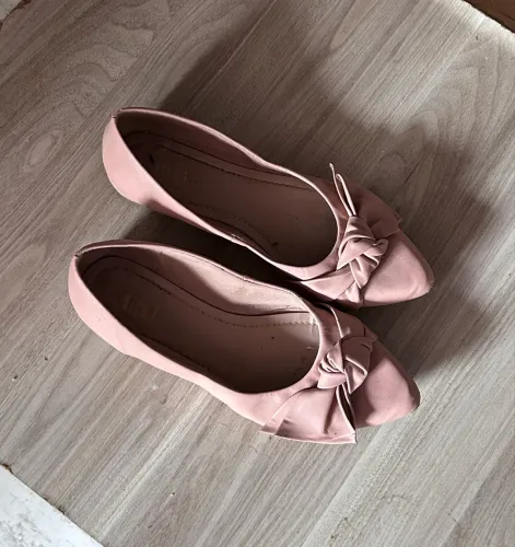 Sapatilha de Bico Fino Rosa Nude com Laço - tam 40 