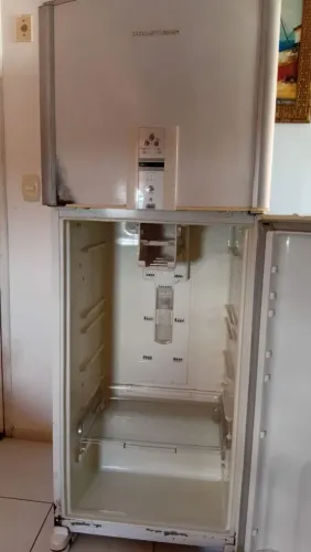 Vendo geladeira usada Frost Free Brastemp 400 litros