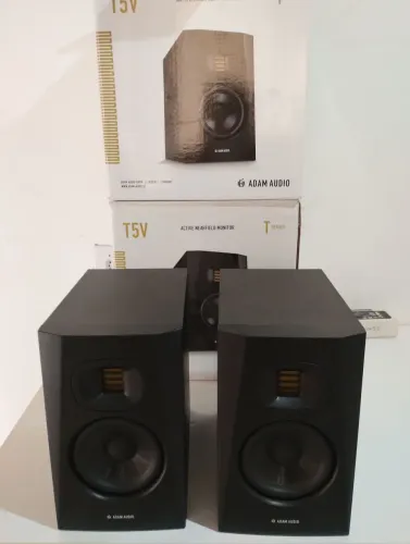 Adam Áudio T5V